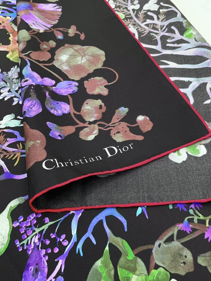 CHRISTIAN DIOR